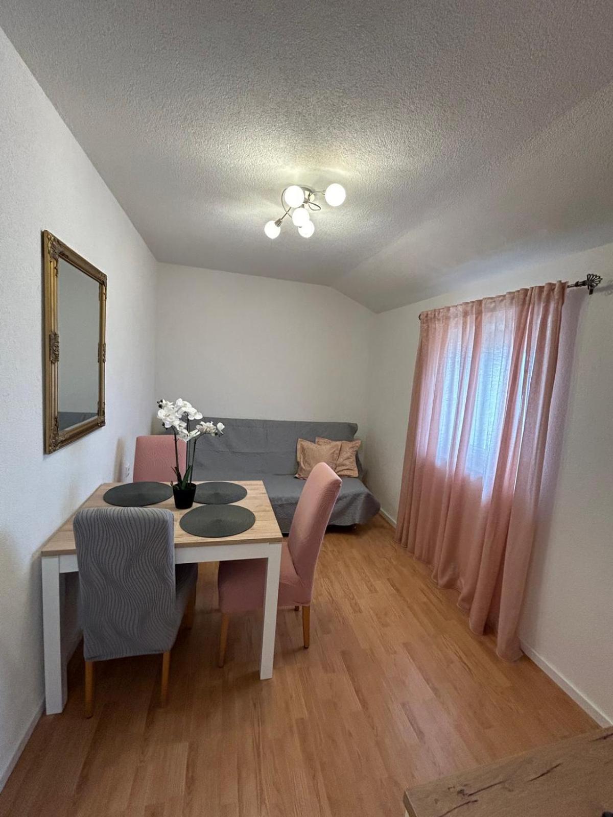 באסקה וודה Apartment Lovre Topic מראה חיצוני תמונה