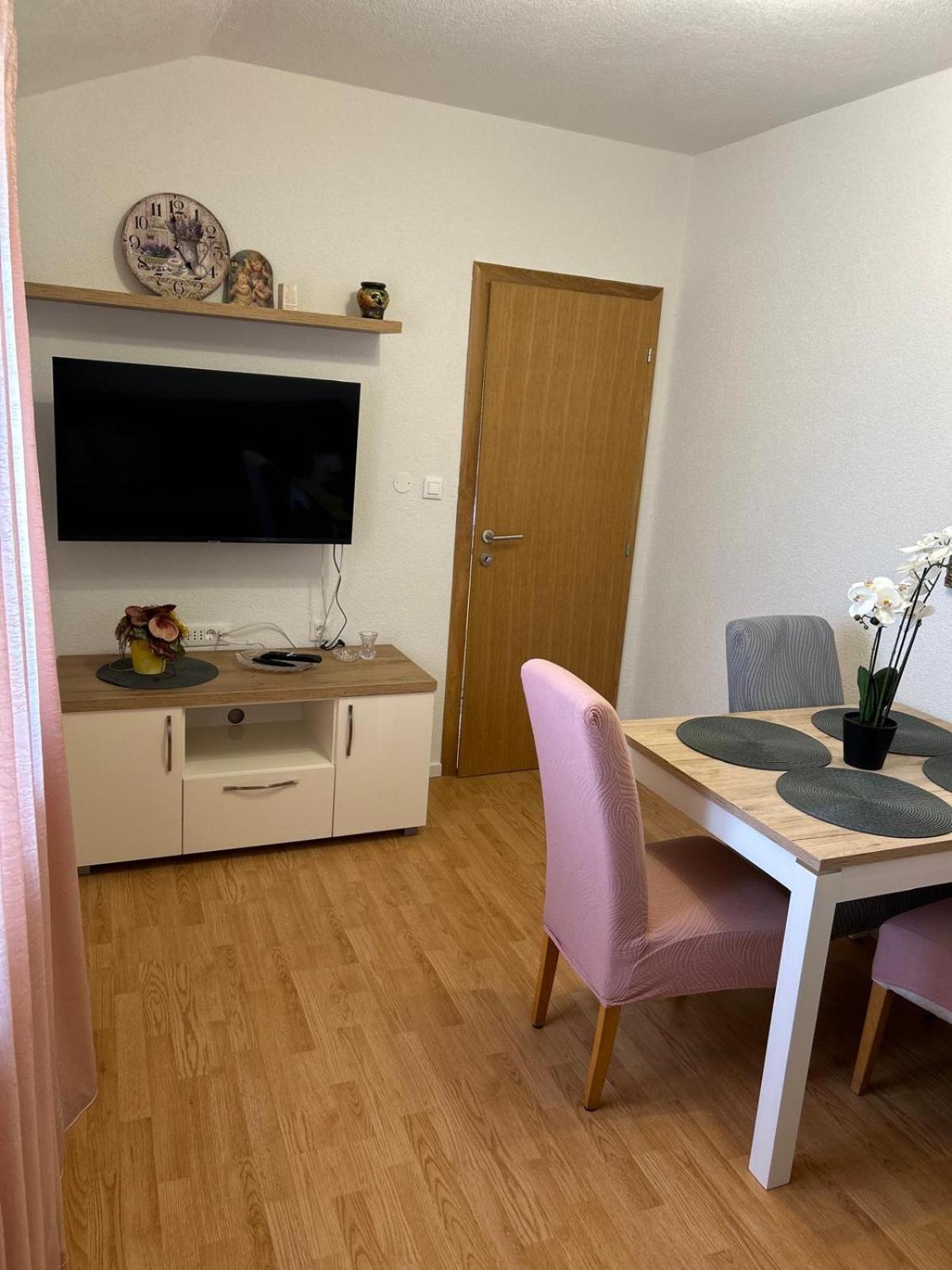באסקה וודה Apartment Lovre Topic מראה חיצוני תמונה