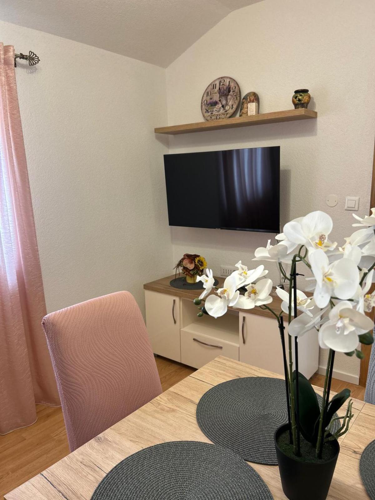 באסקה וודה Apartment Lovre Topic מראה חיצוני תמונה